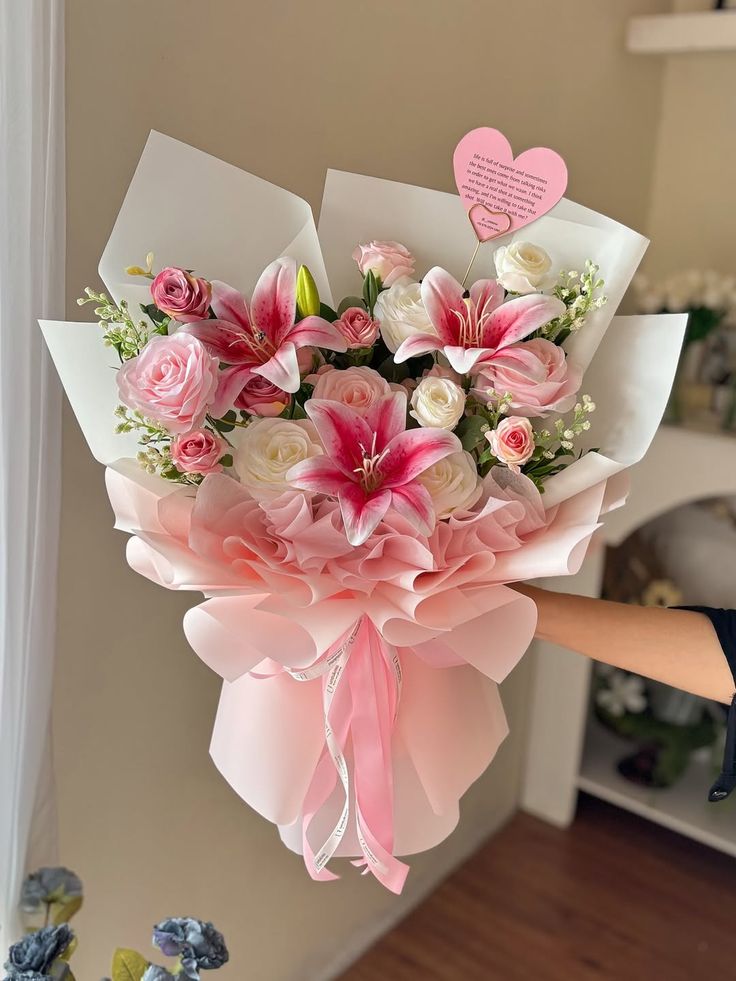 Buket Kombinasi Lily dan Mawar